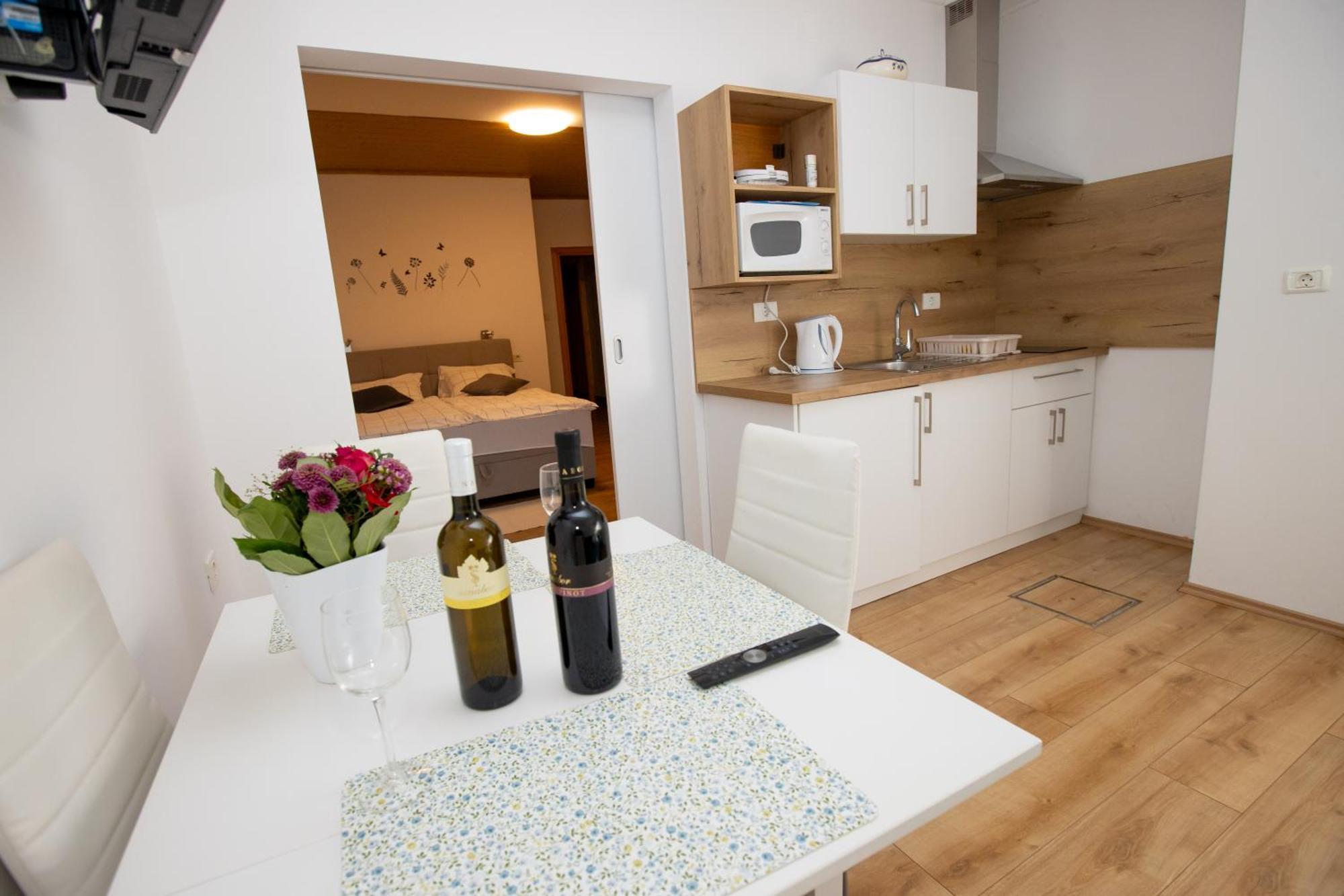Guesthouse Sanabor 포스토이나 외부 사진